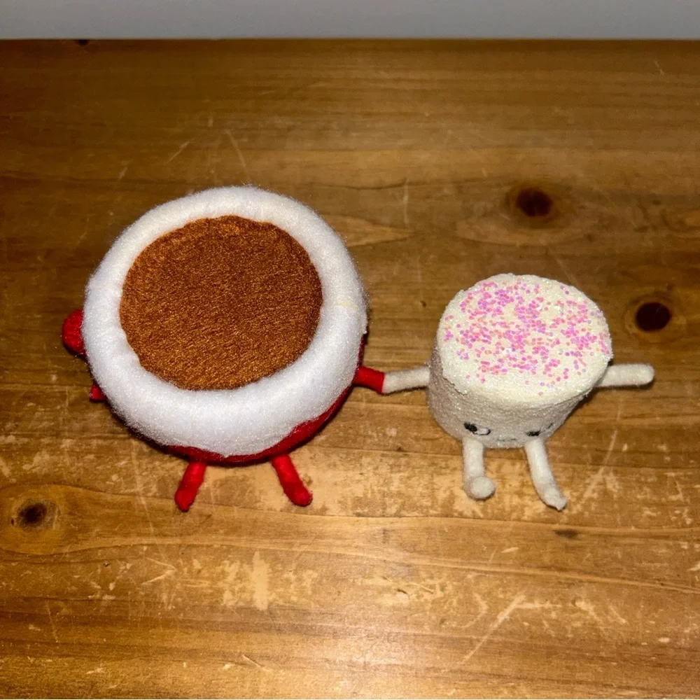 Target Wondershop 2023 Hot Cocoa Mug & Marshmallow Christmas Décor Set Felt